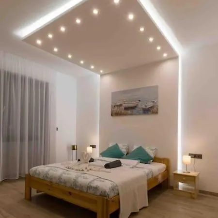 Villa Toparti Villa, Jakuzzi,luxus Elmeny A Szigetkoezben