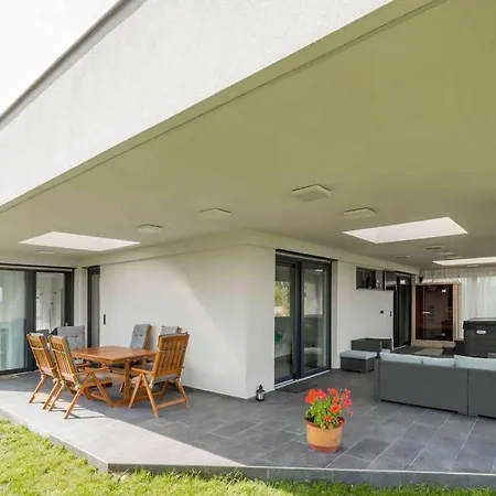 Toparti Villa, Jakuzzi,luxus Elmeny A Szigetkoezben