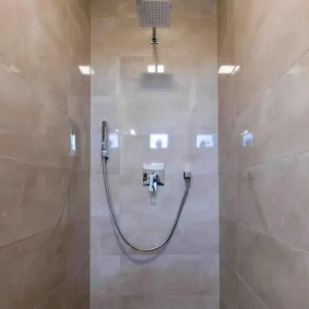Toparti Villa, Jakuzzi,luxus Elmeny A Szigetkoezben Villa