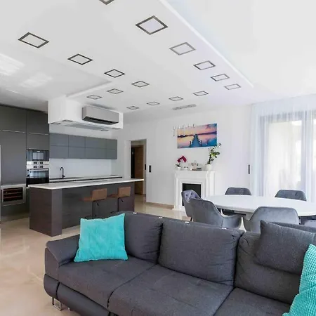 Toparti Villa, Jakuzzi,luxus Elmeny A Szigetkoezben Villa