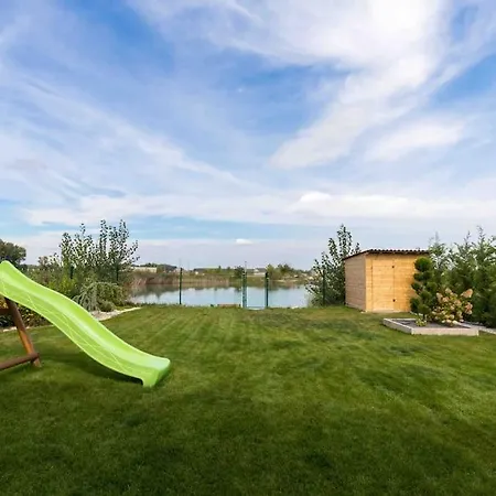 Toparti Villa, Jakuzzi,luxus Elmeny A Szigetkoezben 别墅 *