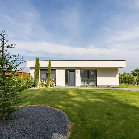 别墅 Toparti Villa, Jakuzzi,luxus Elmeny A Szigetkoezben