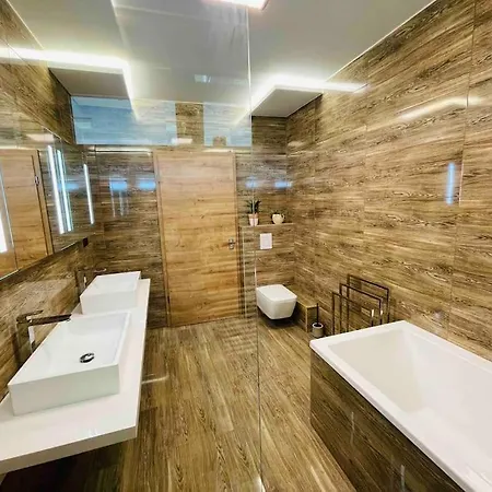 Toparti Villa, Jakuzzi,luxus Elmeny A Szigetkoezben Gyorzamoly
