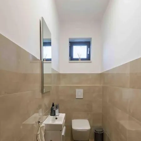 Toparti Villa, Jakuzzi,luxus Elmeny A Szigetkoezben Gyorzamoly