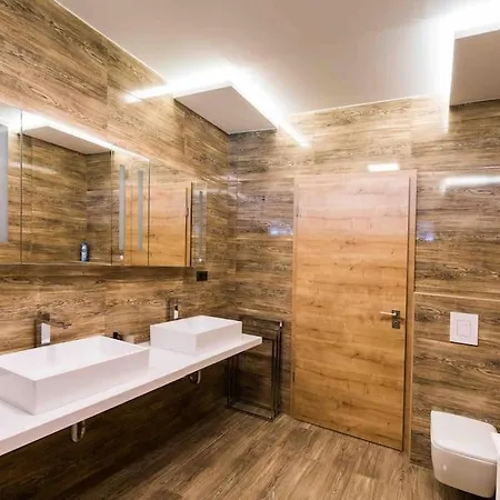 Toparti Villa, Jakuzzi,luxus Elmeny A Szigetkoezben Gyorzamoly