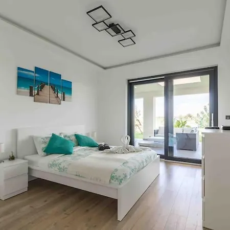 Toparti Villa, Jakuzzi,luxus Elmeny A Szigetkoezben Villa
