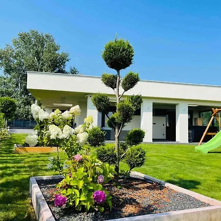 Toparti Villa, Jakuzzi,luxus Elmeny A Szigetkoezben Gyorzamoly